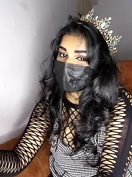 Snapshot of lolalivv chatting on 01/14/25, 10:44 lolalivv online show from 01/14/25, 10:44