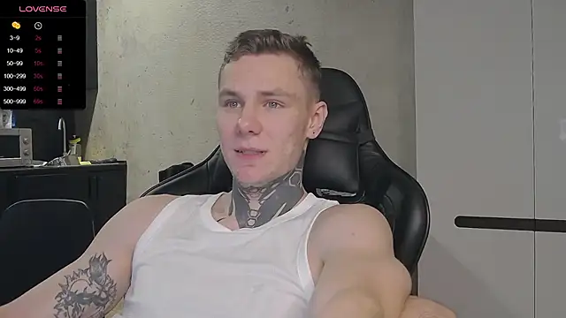 Snapshot of Lechery_boy chatting on 12/19/24, 09:18 Lechery boy online show from 12/19/24, 09:18