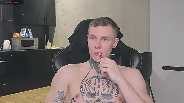 Snapshot of Lechery_boy chatting on 01/18/25, 06:32 Lechery boy online show from 01/18/25, 06:32