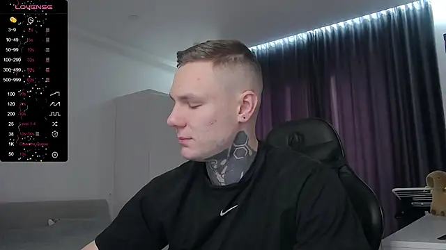 Snapshot of Lechery_boy chatting on 02/15/25, 08:00 Lechery boy online show from 02/15/25, 08:00