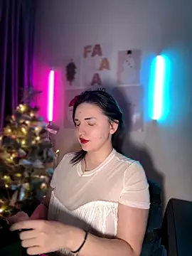 Snapshot of HoneySweetBee chatting on 12/19/25, 04:36 HoneySweetBee online show from 12/19/25, 04:36