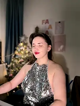 Snapshot of HoneySweetBee chatting on 12/20/25, 07:37 HoneySweetBee online show from 12/20/25, 07:37