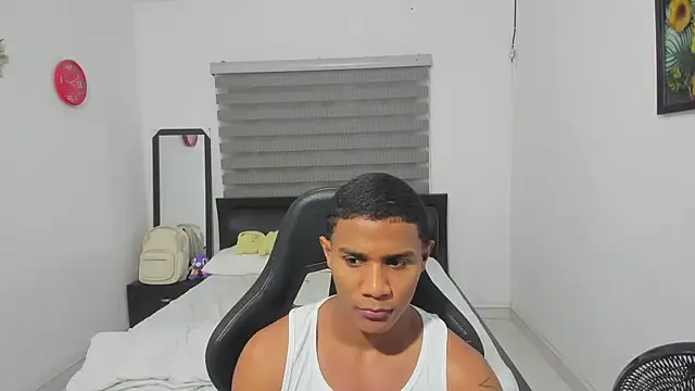 Snapshot of corzoethan chatting on 04/14/26, 12:16 corzoethan online show from 04/14/26, 12:16