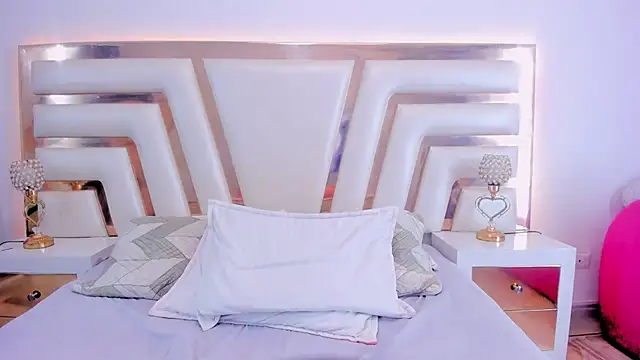 NinnaVous online show from 03/13/25, 04:56