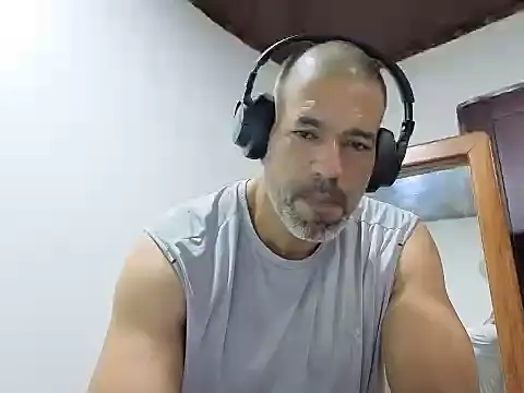 Snapshot of jackbigcock11 chatting on 06/03/26, 02:33 jackbigcock11 online show from 06/03/26, 02:33