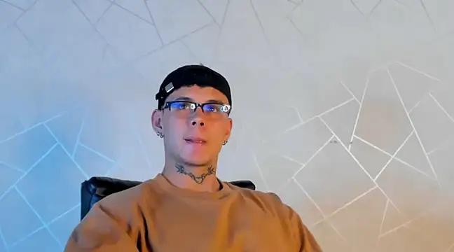 NoahhBrown online show from 12/31/24, 03:45