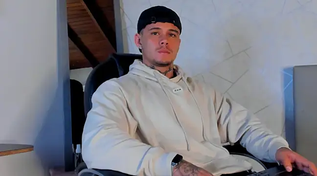 NoahhBrown online show from 03/23/25, 03:32