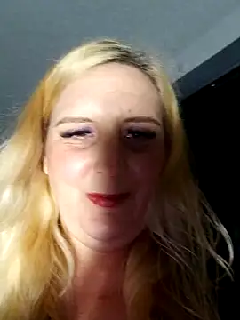 BecciDeluxe online show from 01/31/26, 08:51