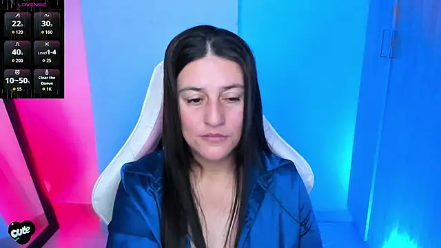 Snapshot of Saskyaa chatting on 01/17/26, 01:32 Saskyaa online show from 01/17/26, 01:32