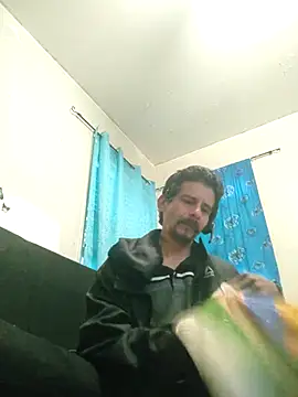 Snapshot of LongDickZee562 chatting on 12/23/24, 03:01 LongDickZee562 online show from 12/23/24, 03:01