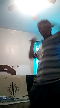 Snapshot of LongDickZee562 chatting on 02/07/25, 08:20 LongDickZee562 online show from 02/07/25, 08:20