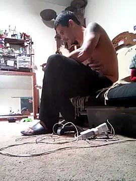 Snapshot of LongDickZee562 chatting on 02/24/25, 09:32 LongDickZee562 online show from 02/24/25, 09:32