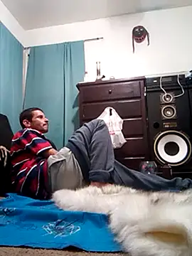 Snapshot of LongDickZee562 chatting on 02/28/25, 06:32 LongDickZee562 online show from 02/28/25, 06:32