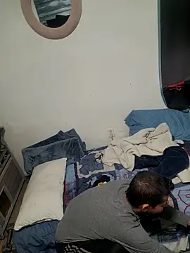 Snapshot of LongDickZee562 chatting on 11/29/25, 07:17 LongDickZee562 online show from 11/29/25, 07:17