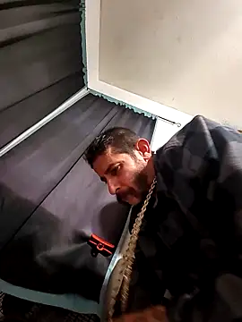 Snapshot of LongDickZee562 chatting on 12/05/25, 10:02 LongDickZee562 online show from 12/05/25, 10:02