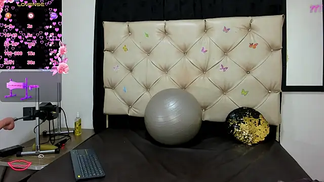 Snapshot of cleopatraa chatting on 04/14/26, 07:31 cleopatraa online show from 04/14/26, 07:31