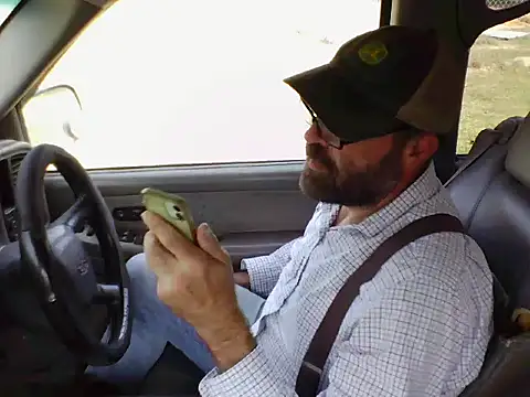 Snapshot of Onesieboy4daddys chatting on 03/11/26, 06:58 Onesieboy4daddys online show from 03/11/26, 06:58