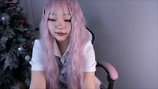 hee young11 online show from 12/28/24, 05:55