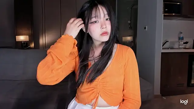 hee young11 online show from 03/10/25, 02:16