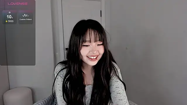 hee young11 online show from 10/10/25, 11:37