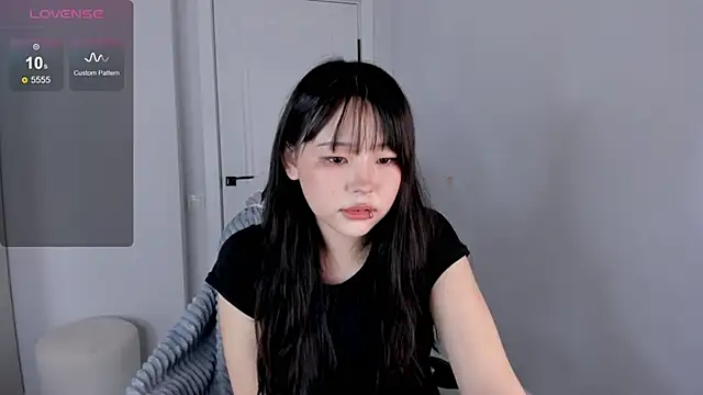 hee young11 online show from 10/15/25, 07:30