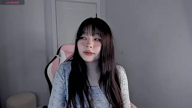 hee young11 online show from 10/20/25, 05:35