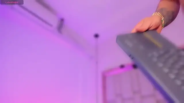 Snapshot of Kleverly_Manson1 chatting on 03/13/26, 04:41 Kleverly Manson1 online show from 03/13/26, 04:41