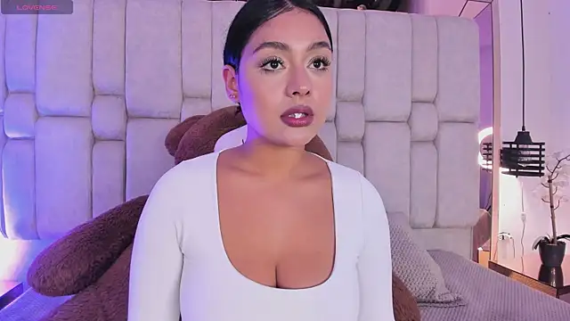 Snapshot of Kleverly_Manson1 chatting on 04/16/26, 04:57 Kleverly Manson1 online show from 04/16/26, 04:57