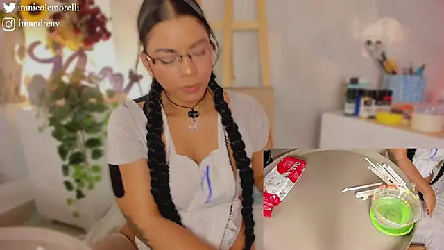 Nicolemorelli2 online show from 09/20/25, 01:56