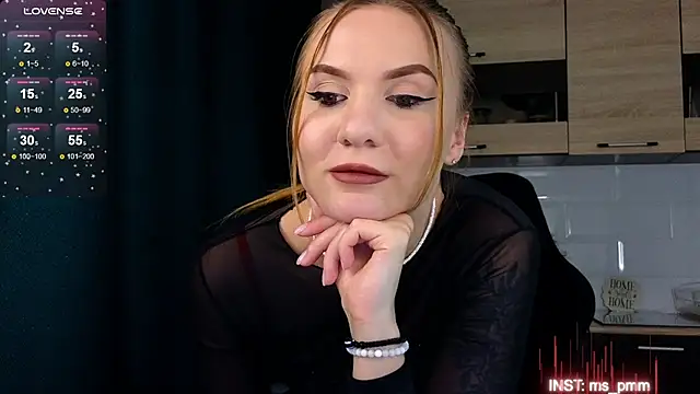 Snapshot of Maria_Shy chatting on 02/26/25, 11:30 Maria Shy online show from 02/26/25, 11:30