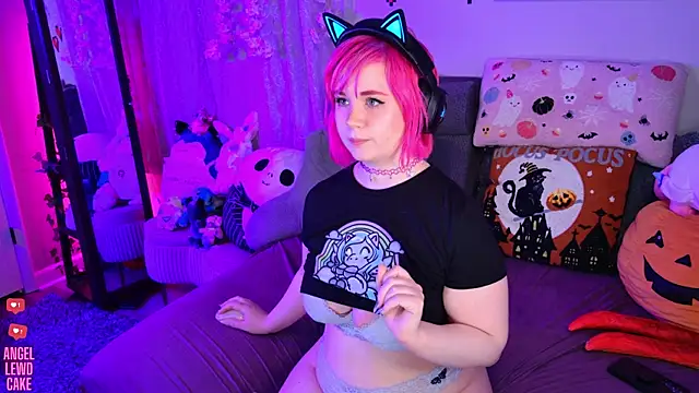 Angel-Lewd-Cake online show from 05/08/26, 07:52