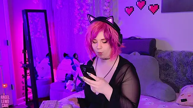 Angel-Lewd-Cake online show from 06/11/26, 12:54