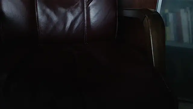 Snapshot of smoothandtiny chatting on 02/25/25, 10:58 smoothandtiny online show from 02/25/25, 10:58