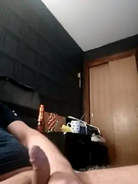 Snapshot of dannysss87 chatting on 12/23/25, 03:37 dannysss87 online show from 12/23/25, 03:37