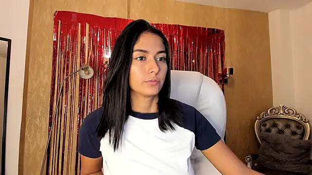 Snapshot of your_khloe chatting on 01/03/25, 02:19 your khloe online show from 01/03/25, 02:19