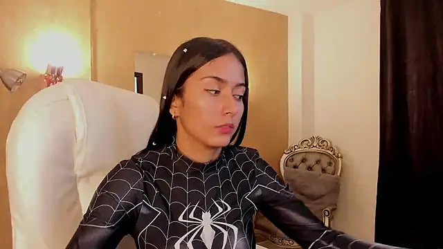 Snapshot of your_khloe chatting on 02/10/25, 05:30 your khloe online show from 02/10/25, 05:30