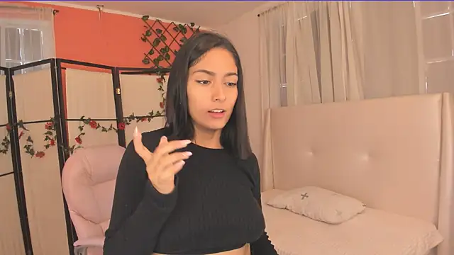 Snapshot of your_khloe chatting on 03/14/25, 01:46 your khloe online show from 03/14/25, 01:46