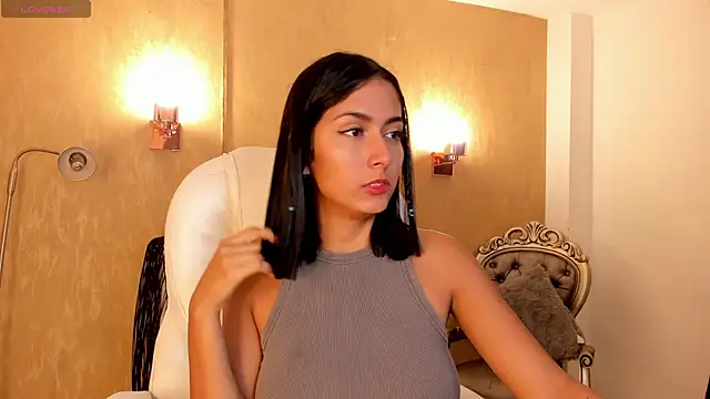 Snapshot of your_khloe chatting on 03/22/25, 02:14 your khloe online show from 03/22/25, 02:14