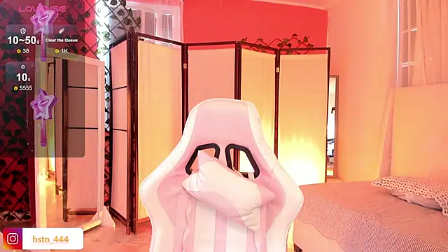 Snapshot of your_khloe chatting on 10/21/25, 12:50 your khloe online show from 10/21/25, 12:50