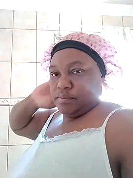 Snapshot of MATUREBUSSTY chatting on 03/10/25, 08:04 MATUREBUSSTY online show from 03/10/25, 08:04