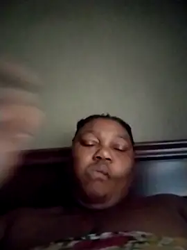 Snapshot of MATUREBUSSTY chatting on 09/10/25, 06:35 MATUREBUSSTY online show from 09/10/25, 06:35