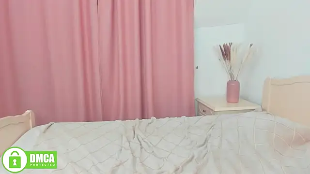 Snapshot of Charlotte_wow chatting on 12/12/24, 07:15 Charlotte wow online show from 12/12/24, 07:15