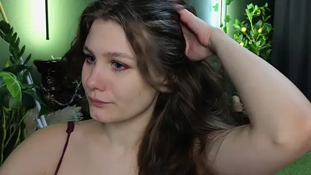 Snapshot of Charlotte_wow chatting on 12/22/24, 01:55 Charlotte wow online show from 12/22/24, 01:55