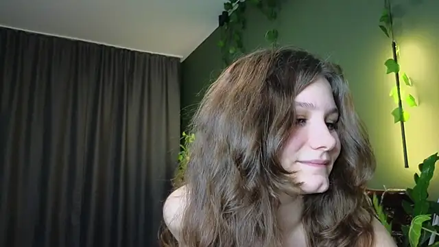 Snapshot of Charlotte_wow chatting on 12/22/24, 08:03 Charlotte wow online show from 12/22/24, 08:03