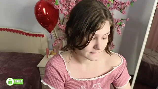 Snapshot of Charlotte_wow chatting on 02/14/25, 11:42 Charlotte wow online show from 02/14/25, 11:42