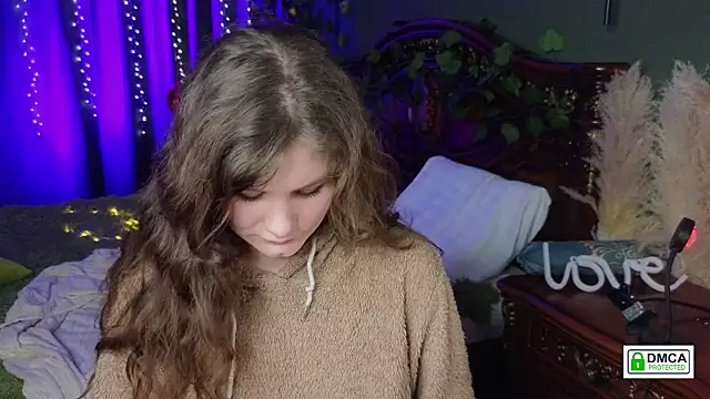 Snapshot of Charlotte_wow chatting on 02/22/25, 01:11 Charlotte wow online show from 02/22/25, 01:11