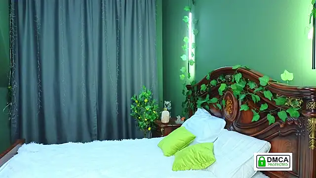 Snapshot of Charlotte_wow chatting on 03/11/25, 07:58 Charlotte wow online show from 03/11/25, 07:58