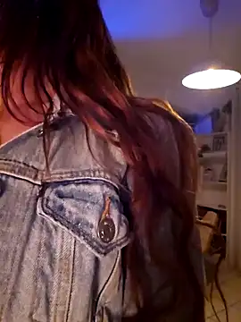 Snapshot of Luna_Kitanna chatting on 12/15/24, 11:20 Luna Kitanna online show from 12/15/24, 11:20