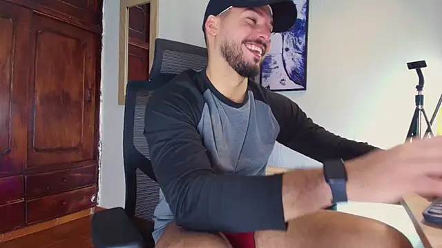 Snapshot of HenryBenso chatting on 11/09/25, 05:00 HenryBenso online show from 11/09/25, 05:00