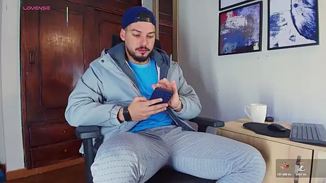 Snapshot of HenryBenso chatting on 11/16/25, 09:59 HenryBenso online show from 11/16/25, 09:59